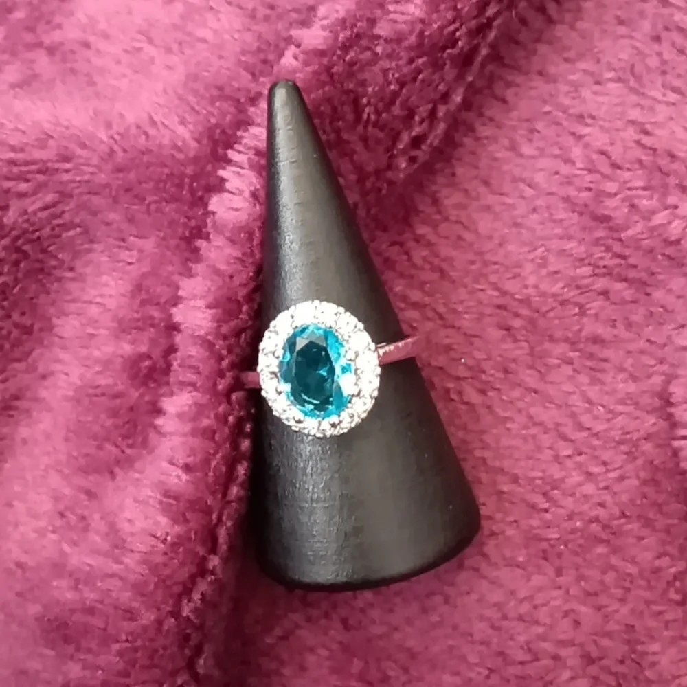 NEW 18k White GoldPlated Teal Green Rhinestone Ring of Elegance